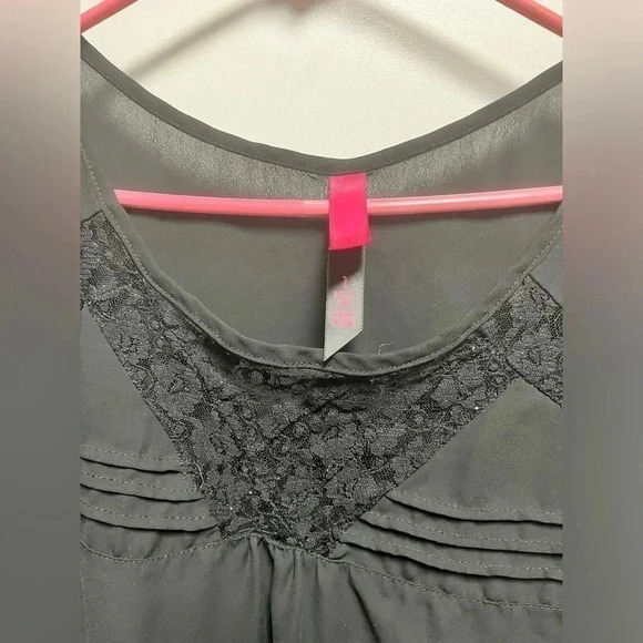 Pure Energy plus size blouse - Picture 2 of 3